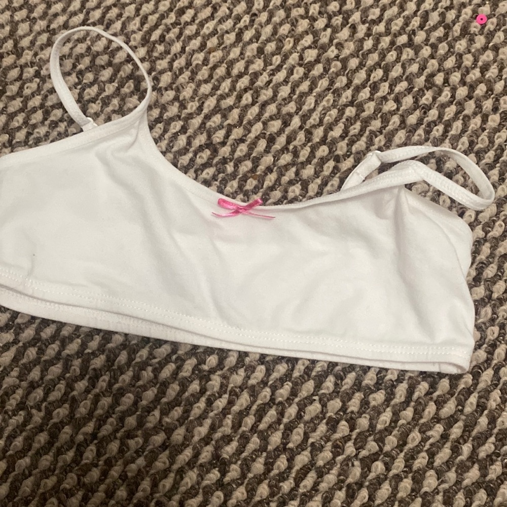 White bra with tiny pink bow beginners